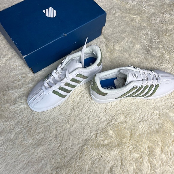 Boys Kswiss sneakers NEW size 3 - Picture 9 of 9